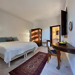 El Molino Hotel